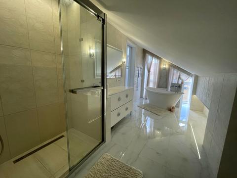 квартира за адресою Регенераторна вул., 4 к15