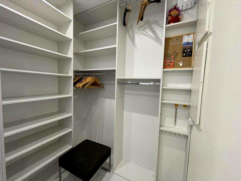квартира за адресою Регенераторна вул., 4 к15