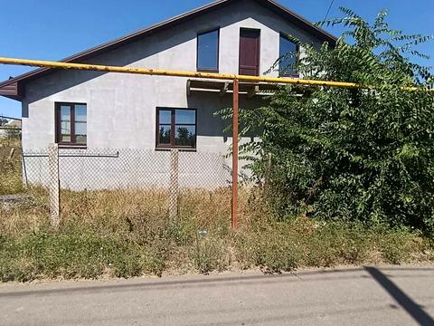 будинок за адресою с. Дачне, Клубна вул.