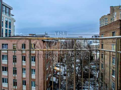 комерційна за адресою Буслівська вул., 12
