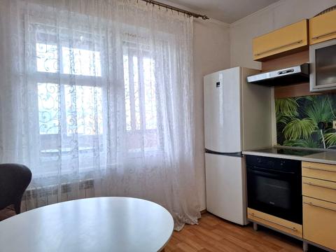 квартира за адресою Анни Ахматової вул., 39-Б