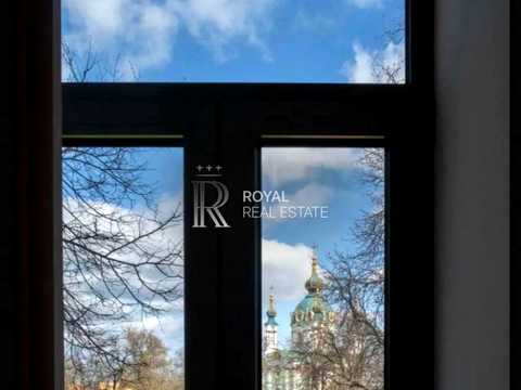 комерційна за адресою Володимирська вул., 4