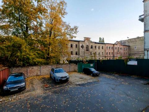 комерційна за адресою Євгена Чикаленка вул. (Пушкінська), 33