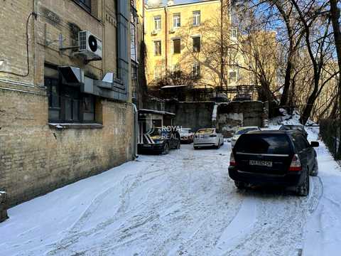 коммерческая по адресу Костёльная ул., 4