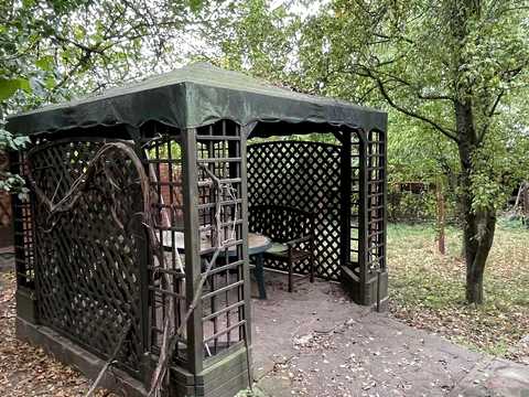 дом по адресу Центральна ул.