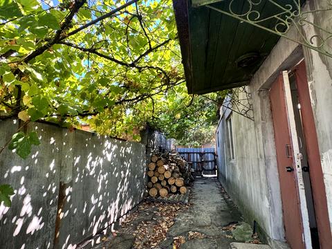 будинок за адресою Миргородська вул. (Кисловодська), 73