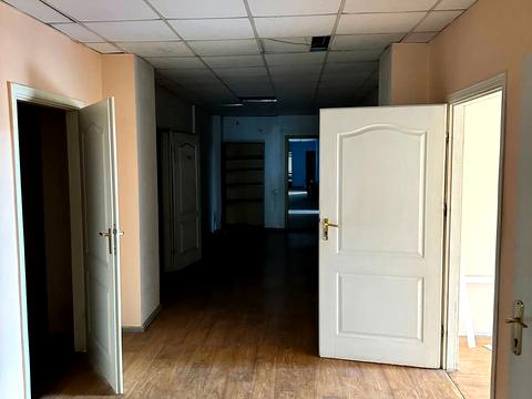 комерційна за адресою Миколи Василенка вул., 1