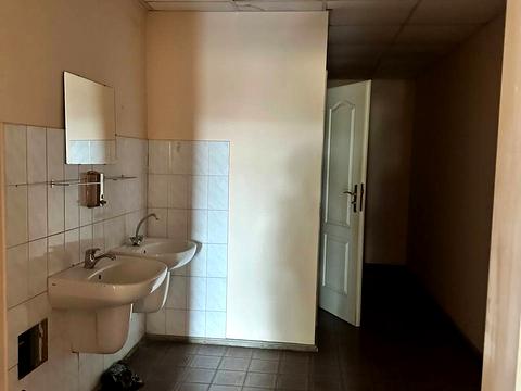 комерційна за адресою Миколи Василенка вул., 1