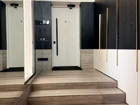 комерційна за адресою Панаса Мирного вул., 8