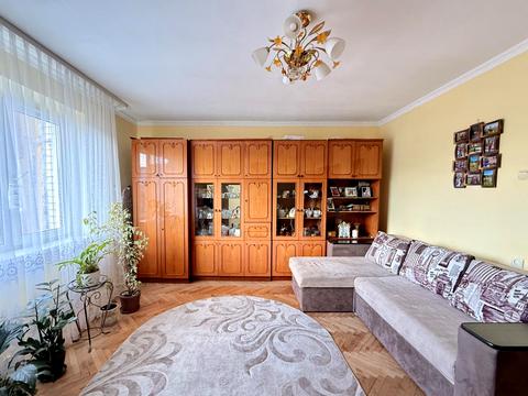 квартира за адресою Івана Кавалерідзе вул. (), 8