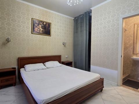квартира по адресу Веры Холодной пл., 1
