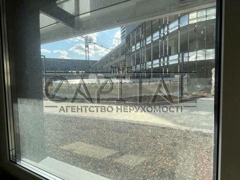 комерційна за адресою Голосіївський просп. (40-річчя Жовтня), 1