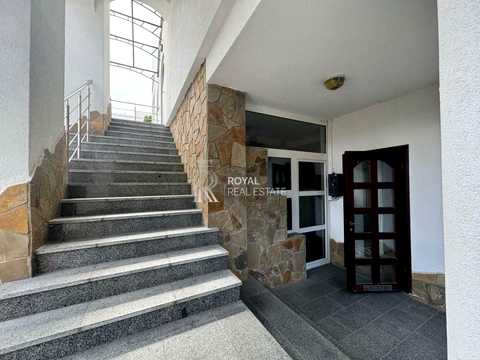 комерційна за адресою Редутна вул., 33