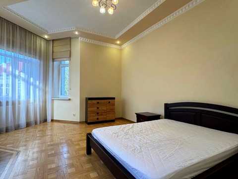 квартира за адресою Академіка Рудницького вул., 3