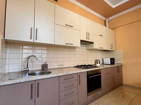 квартира за адресою Академіка Рудницького вул., 3