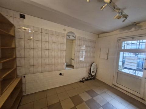 комерційна за адресою Гетьмана Петра Дорошенка вул. (Жовтнева), 64