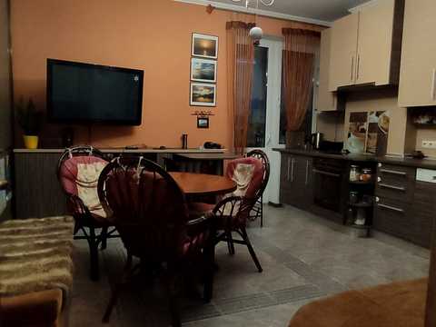 квартира за адресою Осіння вул., 33
