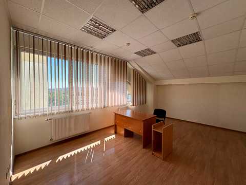 коммерческая по адресу Богдана Хмельницкого ул., 212