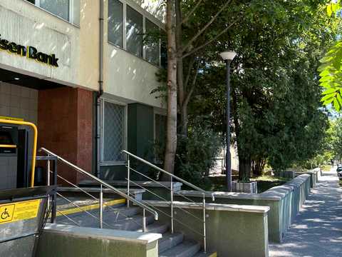 коммерческая по адресу Богдана Хмельницкого ул., 212