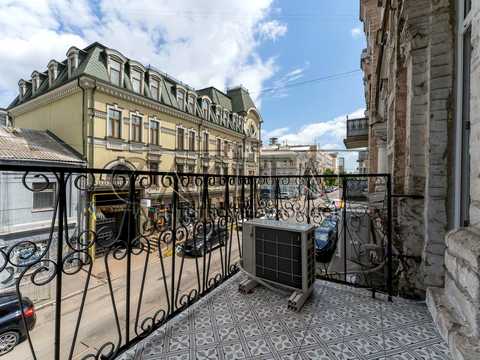 комерційна за адресою Хорива вул., 21/23