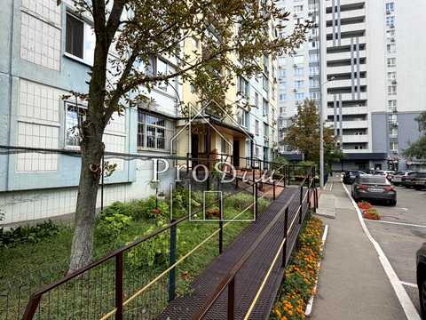 квартира за адресою Драгоманова вул., 8
