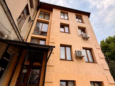 комерційна за адресою Івано-Франківськ, Михайла Грушевського вул., 11