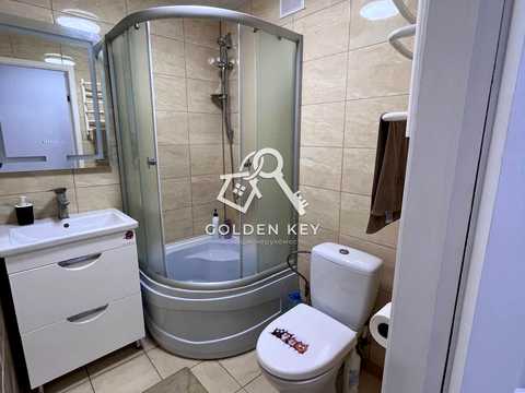 квартира за адресою Соборності вул. (Косіора), 42