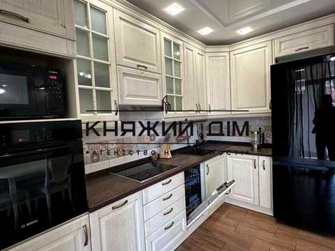квартира за адресою Регенераторна вул., 4 к5