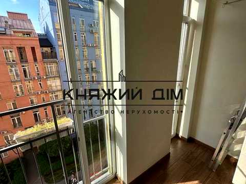 квартира за адресою Регенераторна вул., 4 к5