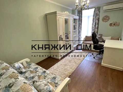 квартира за адресою Регенераторна вул., 4 к5
