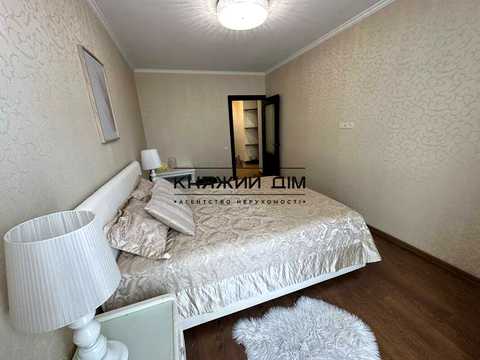 квартира за адресою Регенераторна вул., 4 к5