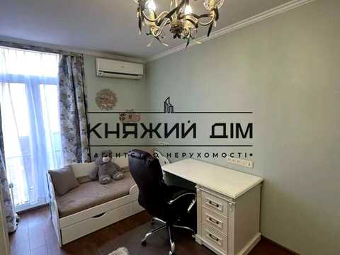 квартира за адресою Регенераторна вул., 4 к5