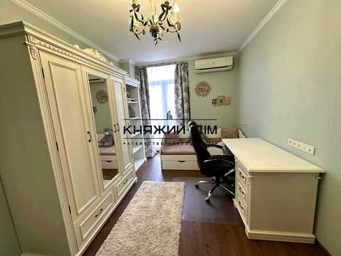квартира за адресою Регенераторна вул., 4 к5