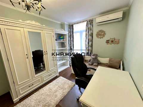 квартира за адресою Регенераторна вул., 4 к5