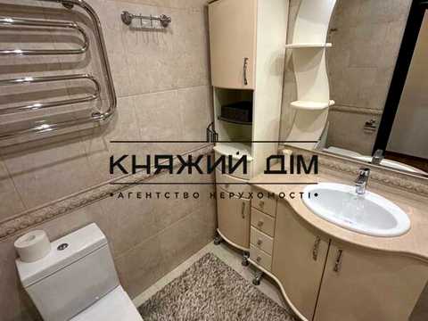 квартира за адресою Регенераторна вул., 4 к5