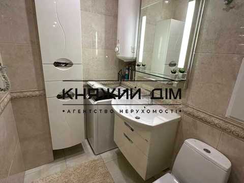 квартира за адресою Регенераторна вул., 4 к5