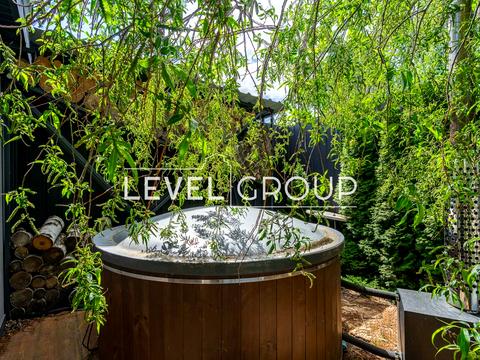 комерційна за адресою Соборна вул., 2