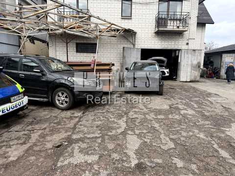 комерційна за адресою Газопровідна вул., 3г