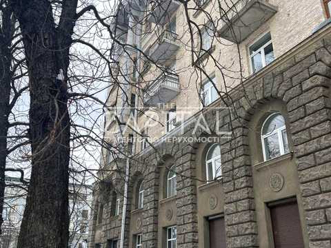 коммерческая по адресу Банковая ул., 1/10