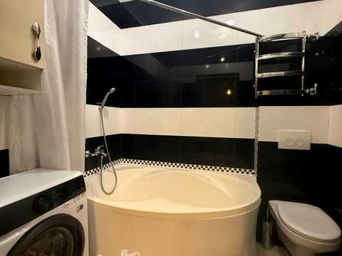 квартира за адресою Регенераторна вул., 4 к4