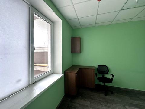 комерційна за адресою Центральна вул., 140-Б