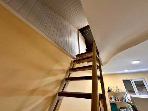комерційна за адресою Набережно-Рибальська вул., 27