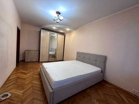 квартира за адресою Озерна вул., 24
