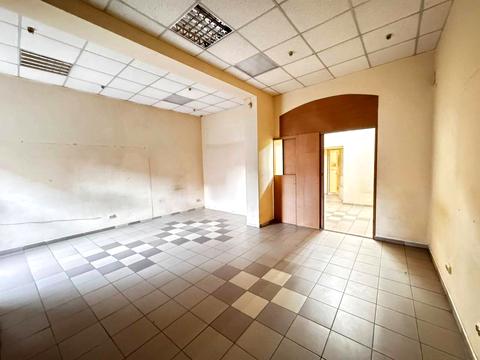 комерційна за адресою Русових вул., 2