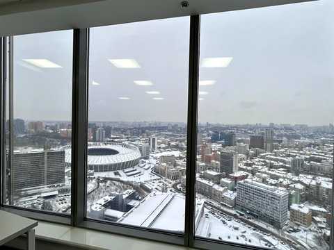 комерційна за адресою Спортивна пл., 1