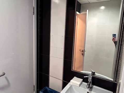 комерційна за адресою Спортивна пл., 1