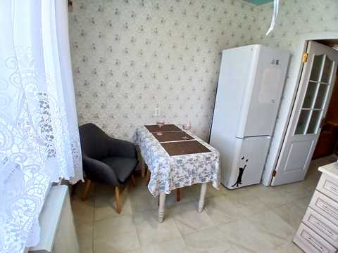 квартира за адресою В'ячеслава Чорновола вул., 42-Б