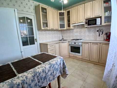 квартира за адресою В'ячеслава Чорновола вул., 42-Б