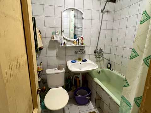 квартира за адресою Львів, Ростислава Братуня вул., 8