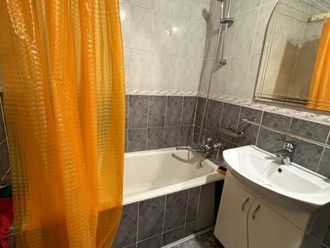 квартира за адресою Запорізька вул., 18